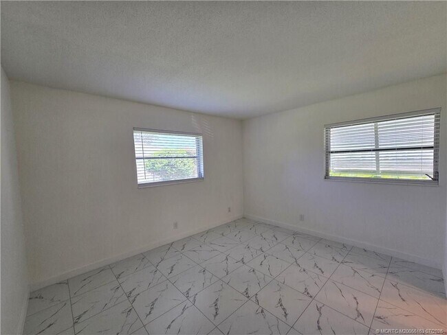 Building Photo - 2648 Rockcrest Ct