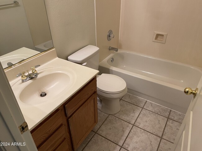 Building Photo - 7322 E Gallego Ln