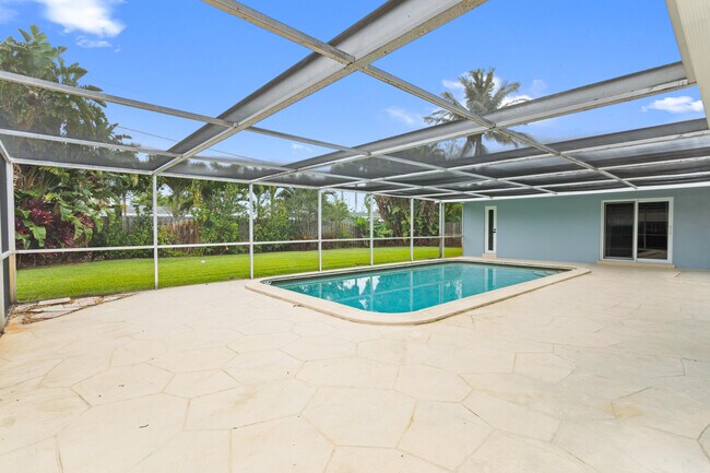 Building Photo - 5281 SW 4th Ct