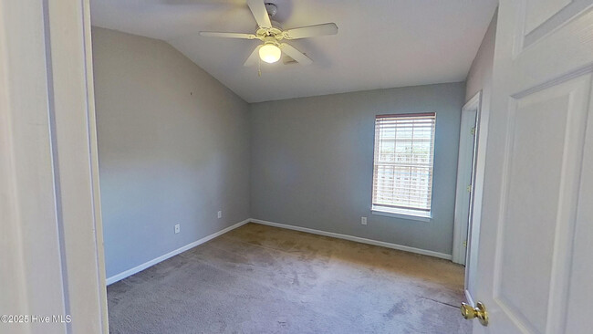 Building Photo - 4156 Sunglow Dr