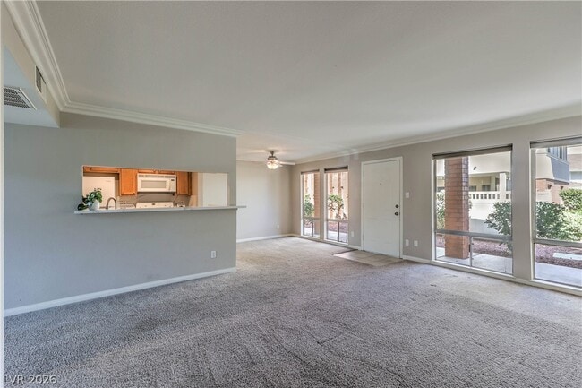 Building Photo - 714 Oakmont Ave