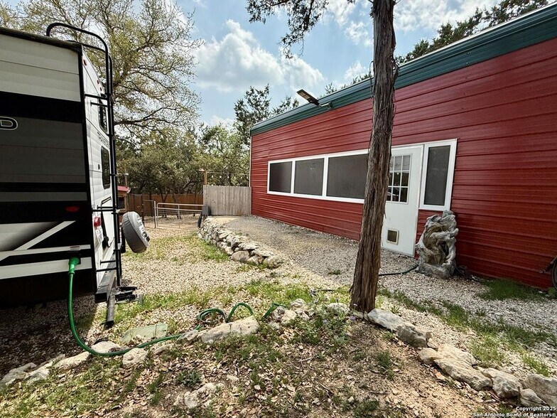 Building Photo - 1224 Campfire