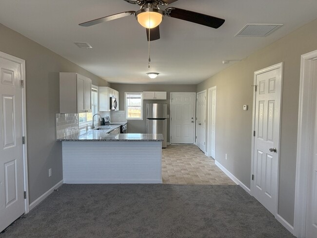 Building Photo - 223 Charlotte Place