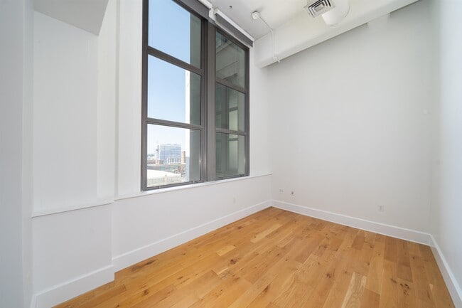 Building Photo - 50 Dey St