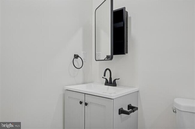 Building Photo - 1819 N Judson St