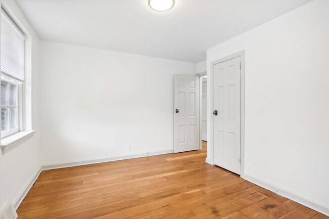 Building Photo - 2800 Woodpipe Ln