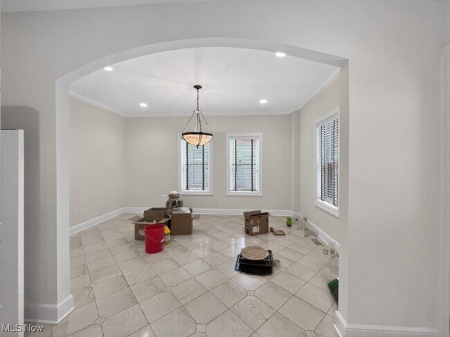 Building Photo - 2033 Fairview Ave