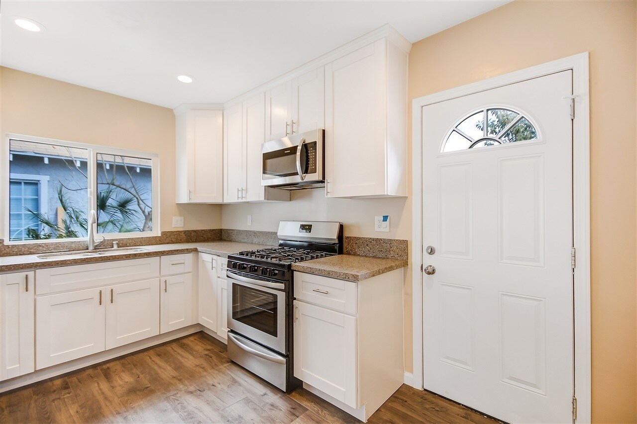 Building Photo - 511 41st St