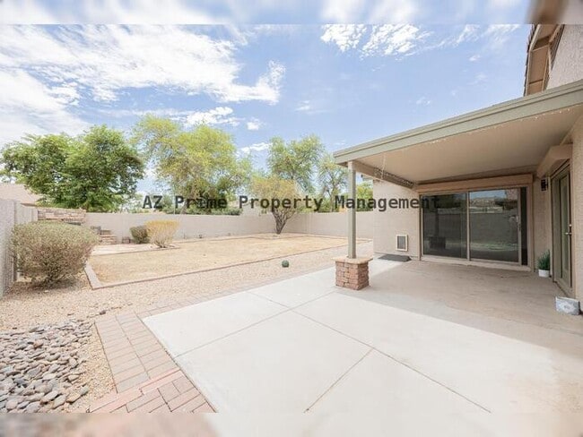 Building Photo - 7111 S 21st Dr