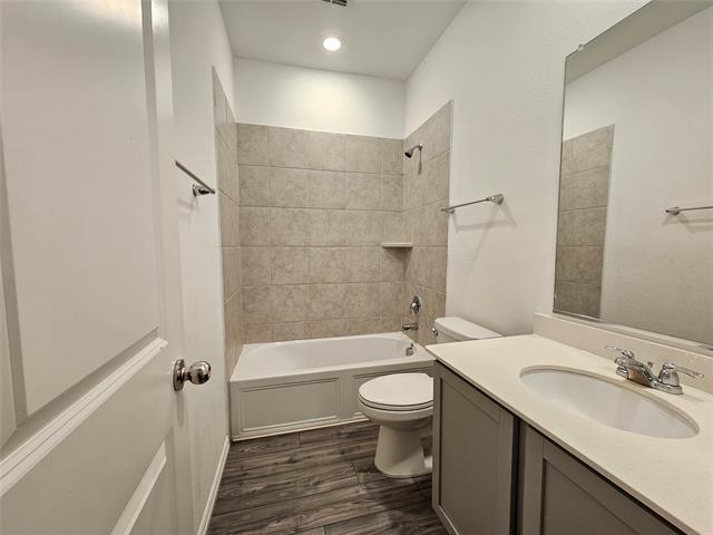 Building Photo - 3704 Milkweed Rd