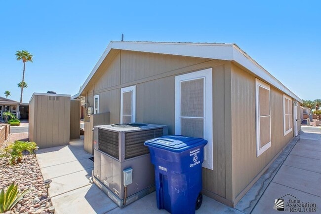 Building Photo - 5584 E 34th Pl