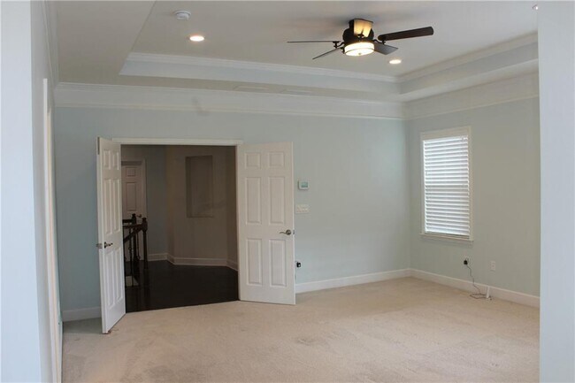 Building Photo - 2503 Norwood Dr SE