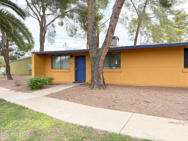 Building Photo - 350 N Silverbell Rd