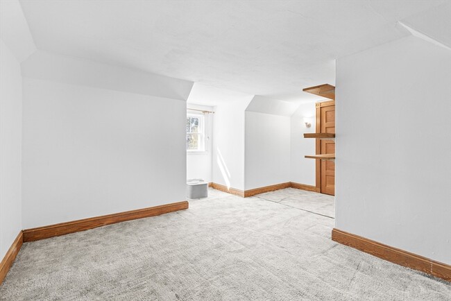 Building Photo - 64 Presidents Ln