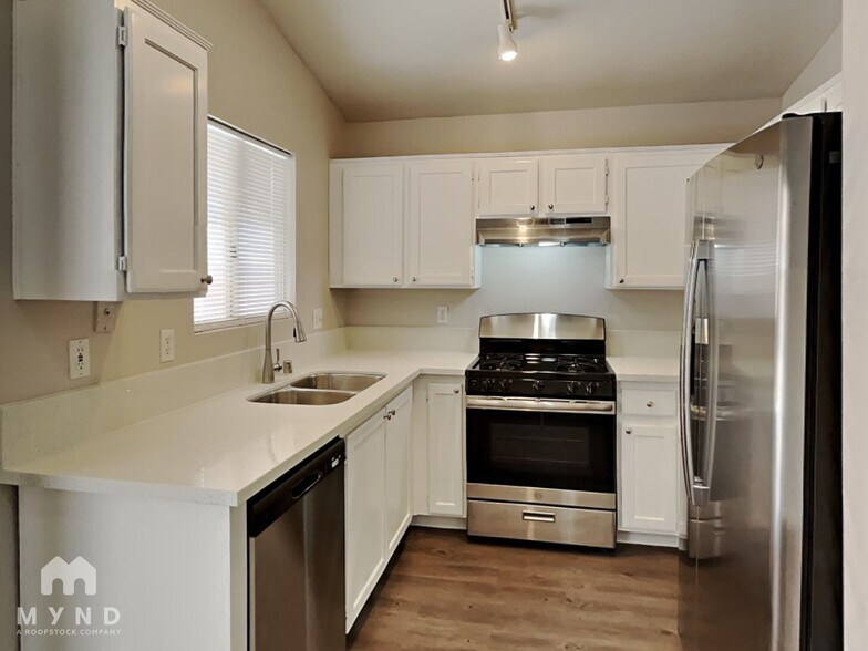 Building Photo - 2858 Mt Hope Dr