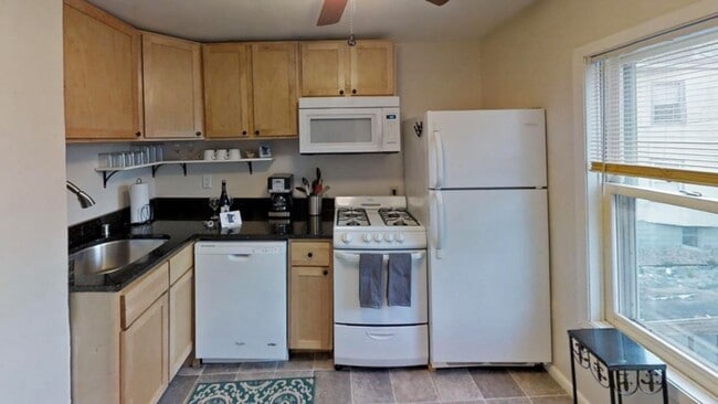 Building Photo - 2433 Blaisdell Ave