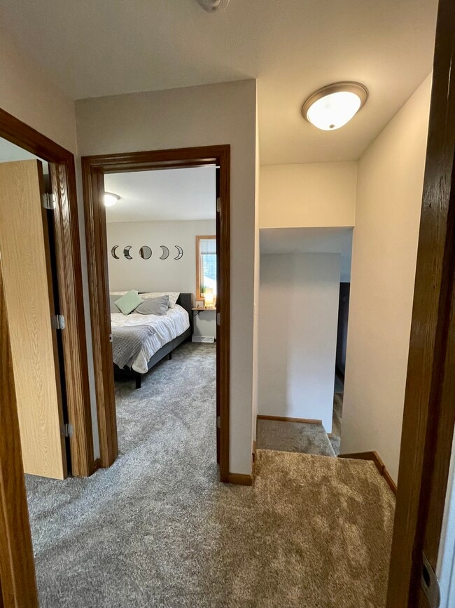 Building Photo - 3018 Maple Valley Dr