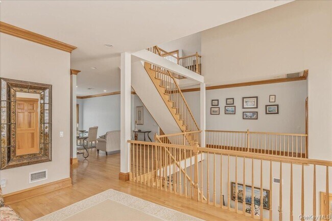 Building Photo - 672 Dune Rd