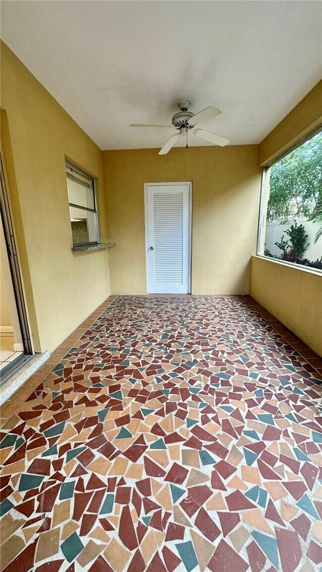 Building Photo - 1911 NE 28th Ct