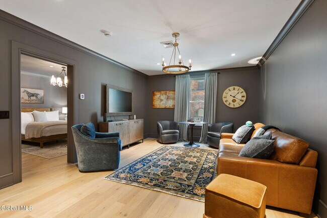 Building Photo - 19 Washington St