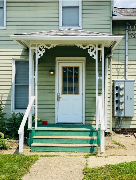 Primary Photo - 202 North Ave