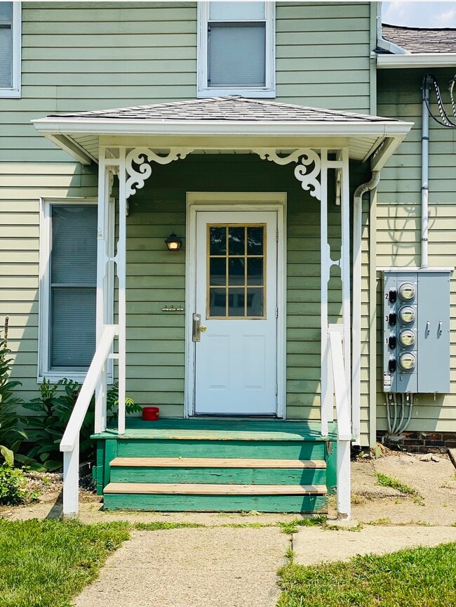 Primary Photo - 202 North Ave