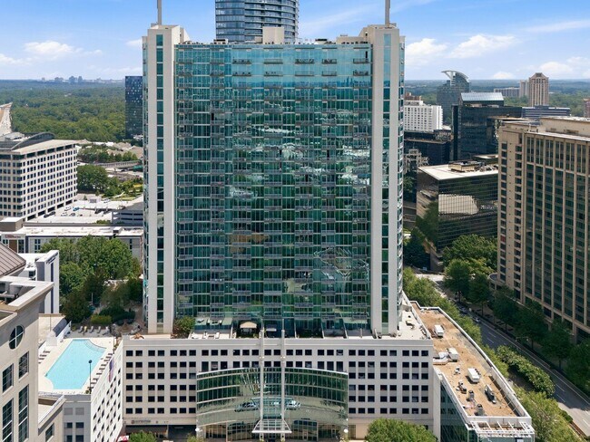Building Photo - One bedroom condo located in heart of Buckhead!