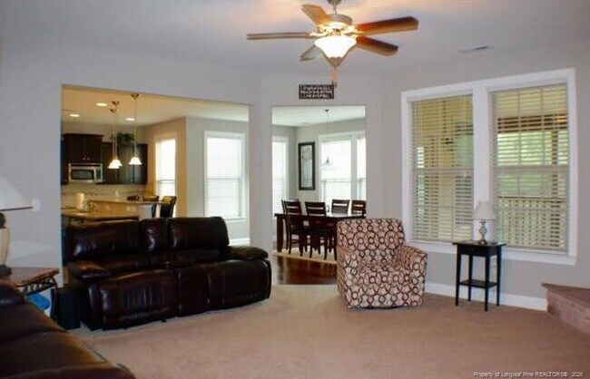 Building Photo - 1437 Vergeland Dr