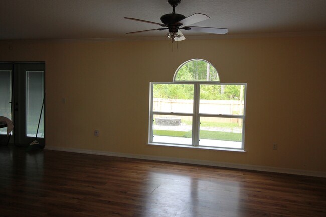 Building Photo - 116 King Arthur Ct