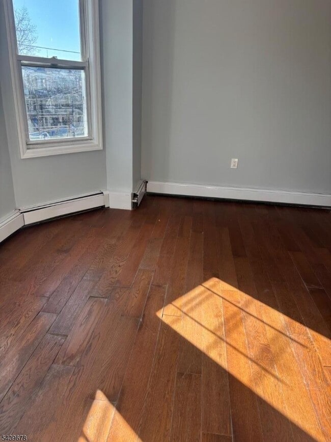 Building Photo - 309 S 11th St