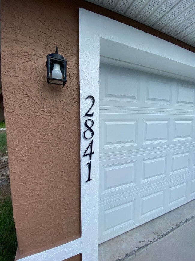 Building Photo - Custom Home - Desirable SW Ocala neighborh...