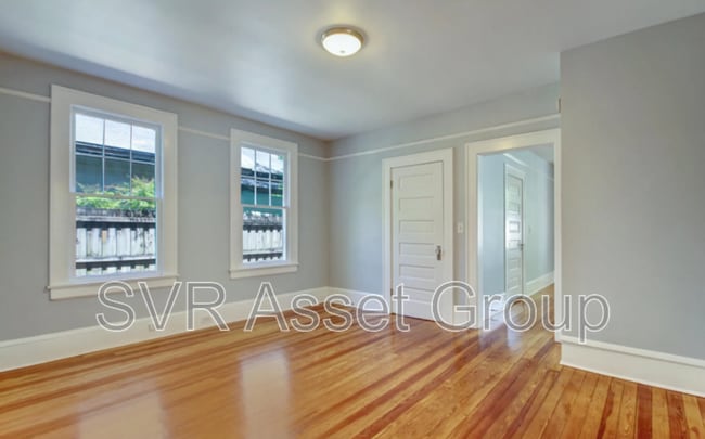 Building Photo - 1758 Greenwood Ave