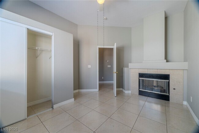 Building Photo - 2804 W Agate Ave