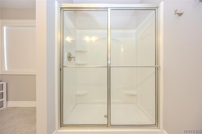 Building Photo - 46 Eagleview Dr