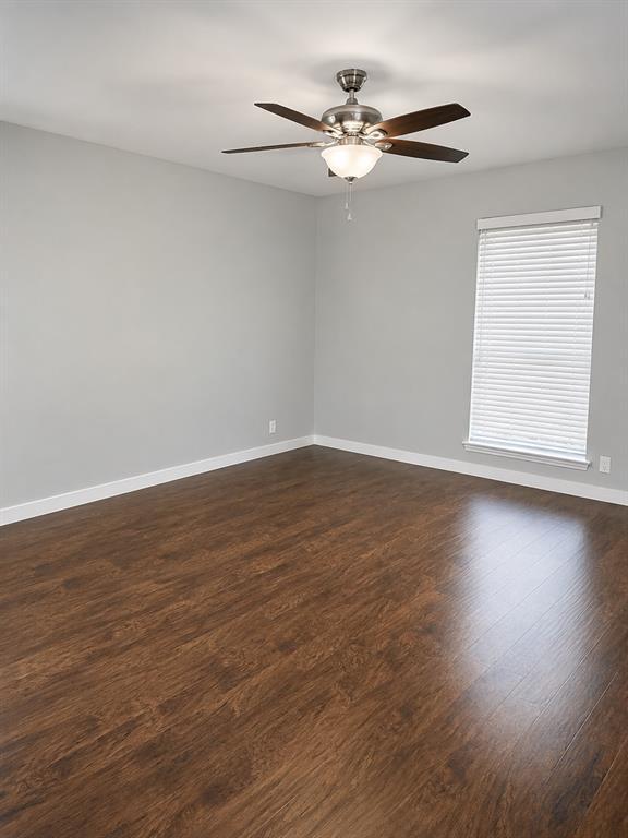 Building Photo - 305 Starbright Dr