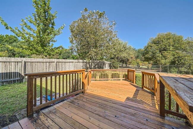 Building Photo - 15013 Doria Dr