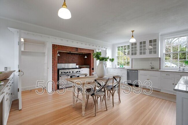 Building Photo - 3707 SW 52nd Pl