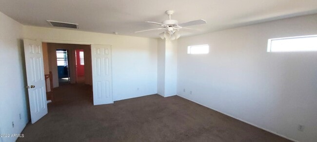 Building Photo - 518 W Black Hawk Pl