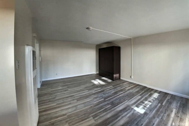 Building Photo - 1907 Greenwich St