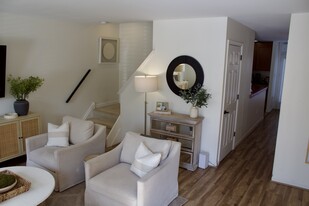 Building Photo - 159 Columbia Ave