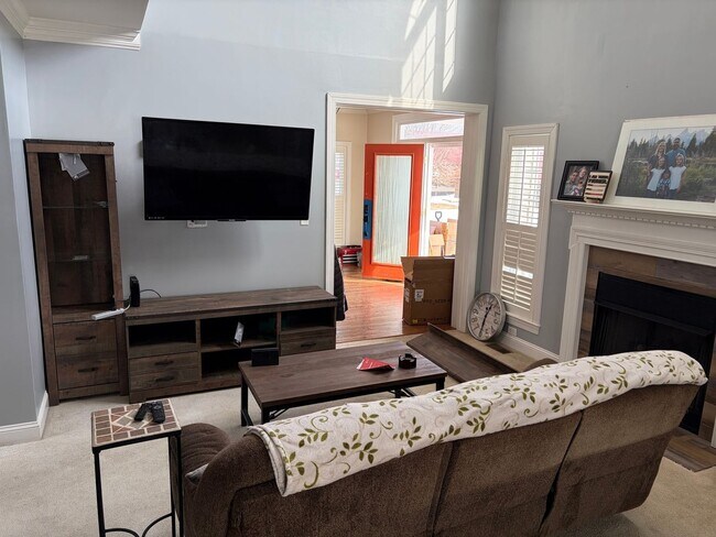 Building Photo - Spacious 5BR House in Oak City
