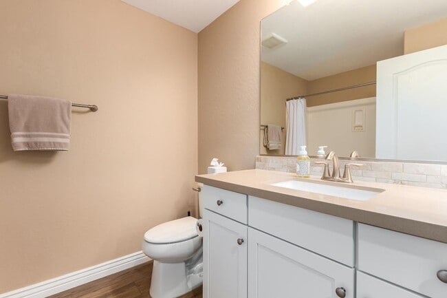 Building Photo - 2425 W Bronco Butte Trl