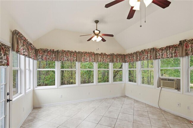 Building Photo - 4290 McClanes Ct