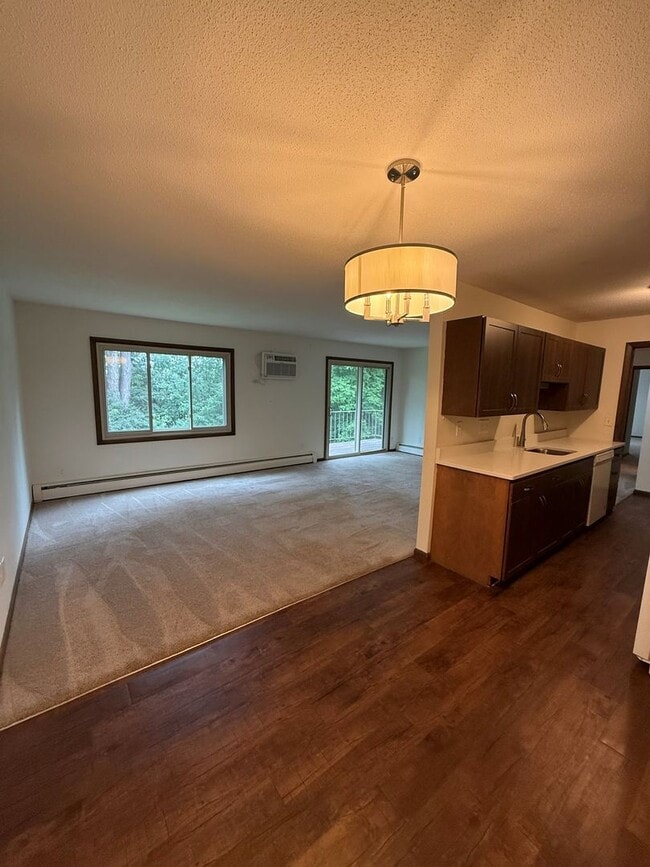 Building Photo - 5220 Interlachen Blvd