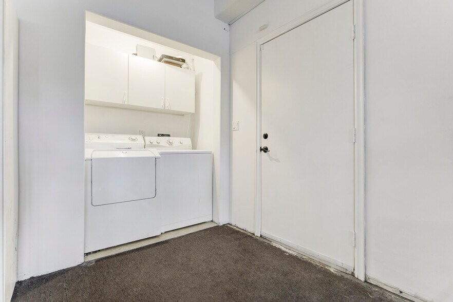 Building Photo - 15121 Marlin Pl