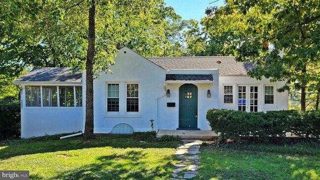 Primary Photo - 2619 S Joyce St