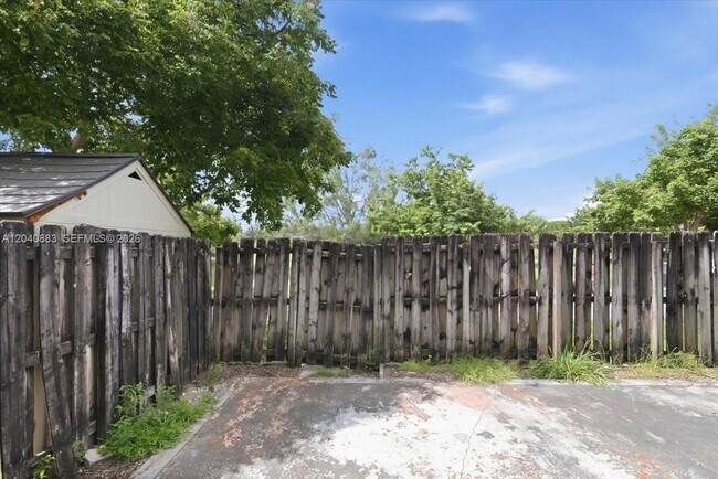 Building Photo - 7245 NW 173rd Dr