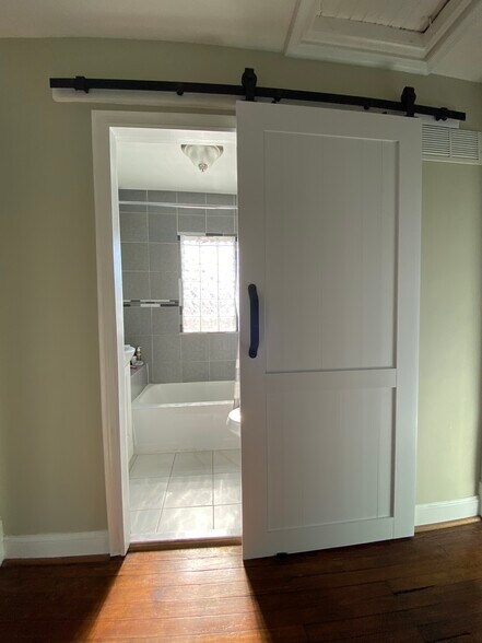 Building Photo - 1743 L St NE