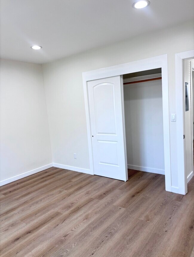 Building Photo - 1416 W 130th St