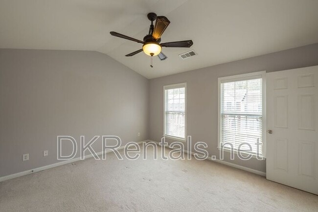 Building Photo - 1369 Thornborough Dr